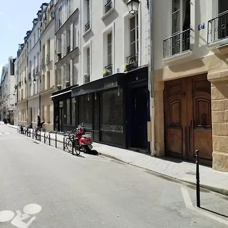 Cozy Marais Apartment